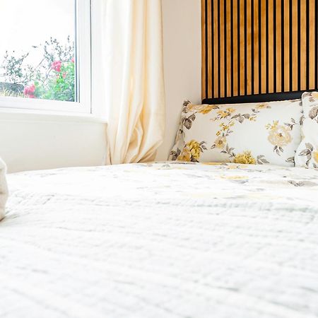 Earley Luxury Ensuite Room With Private Entrance 雷丁 外观 照片