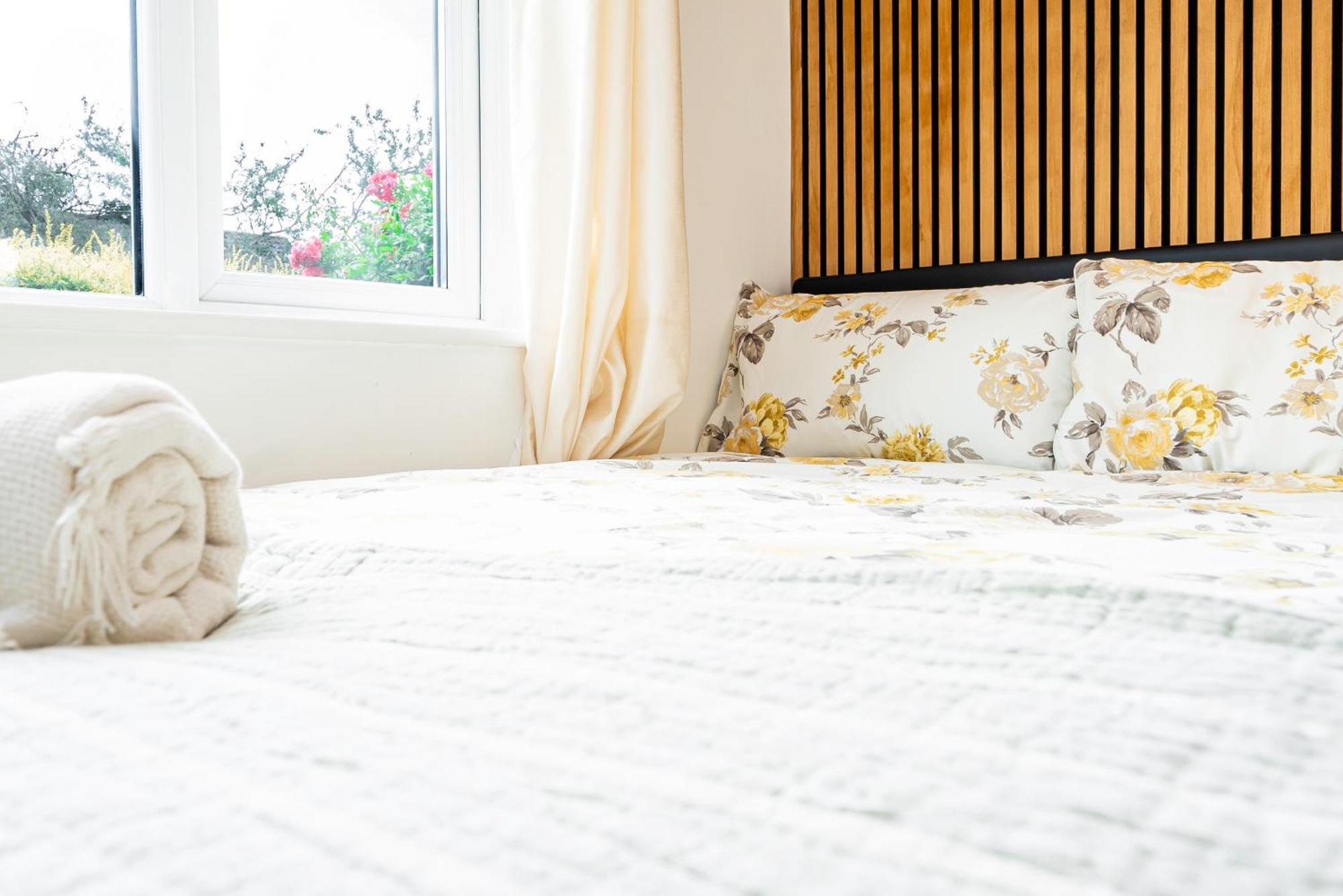 Earley Luxury Ensuite Room With Private Entrance 雷丁 外观 照片