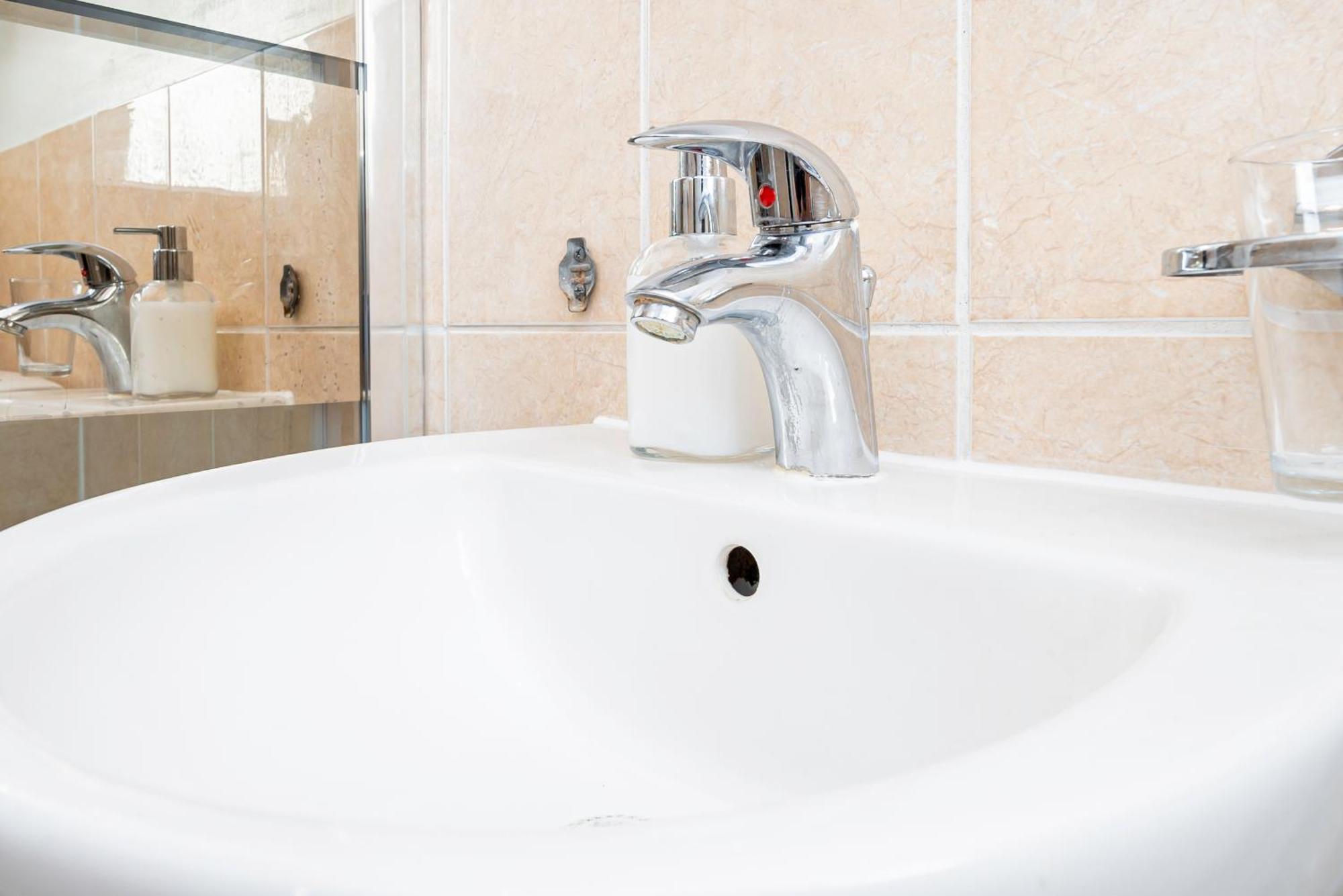 Earley Luxury Ensuite Room With Private Entrance 雷丁 外观 照片