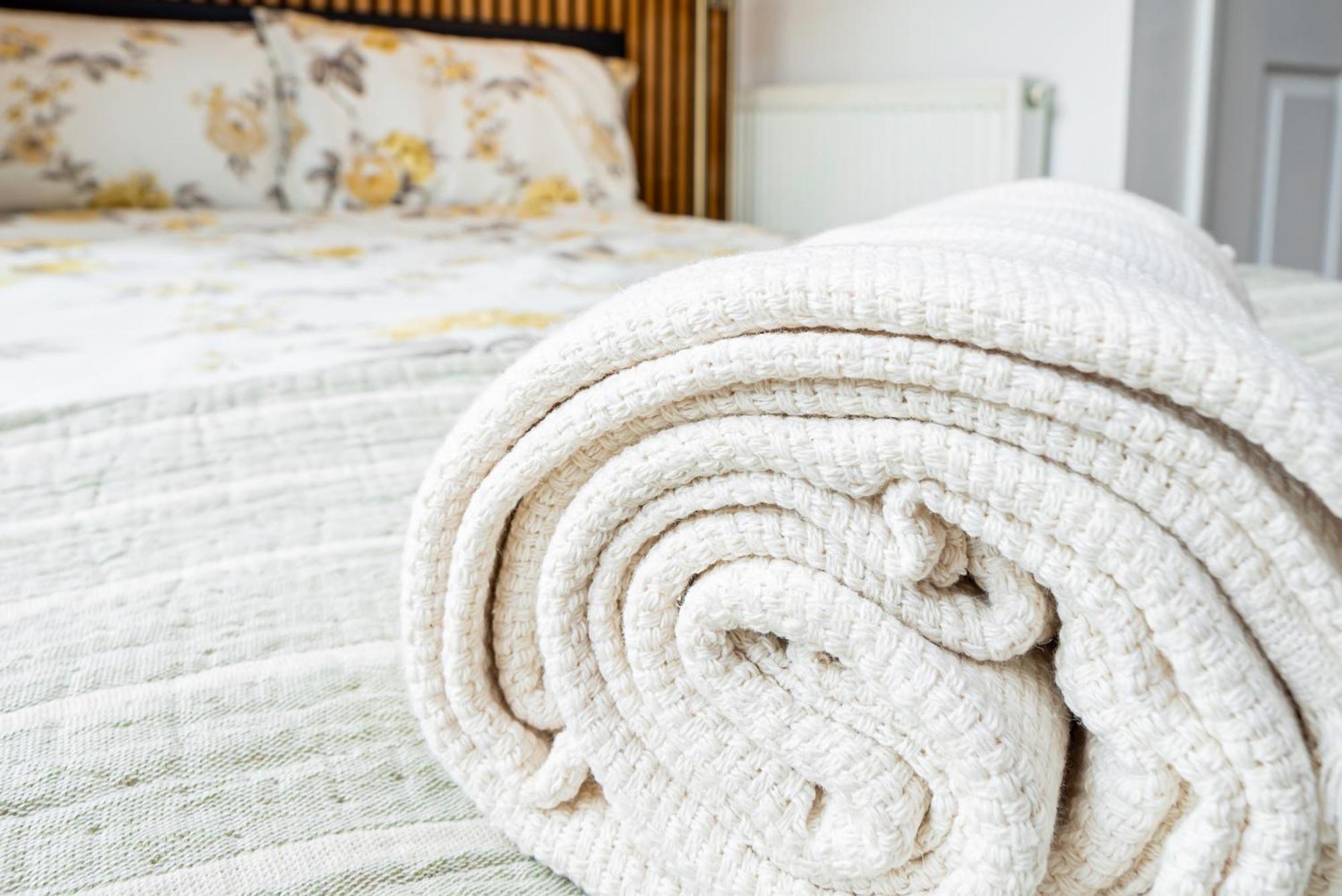Earley Luxury Ensuite Room With Private Entrance 雷丁 外观 照片